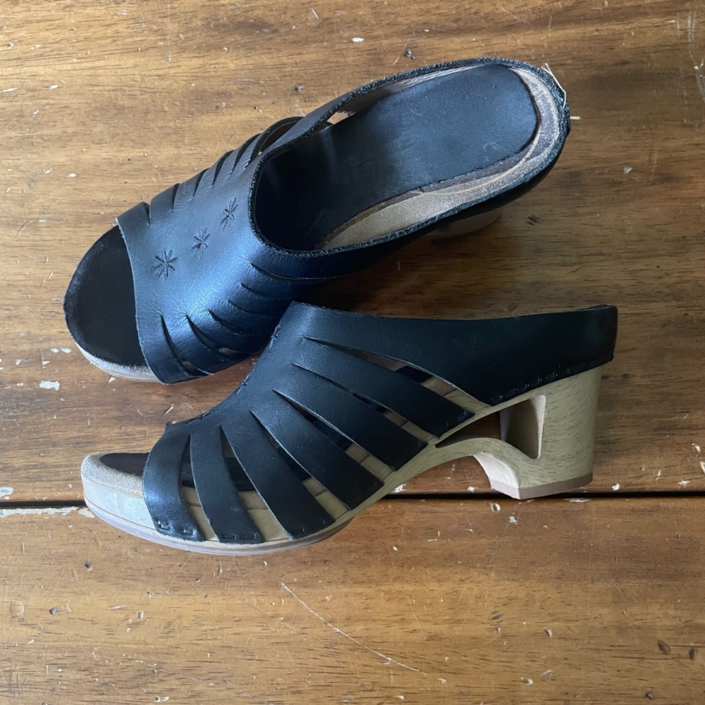 Dansko Tilly Black Leather Slip On Clog Wooden Heel Sandal Sandals Sz 36